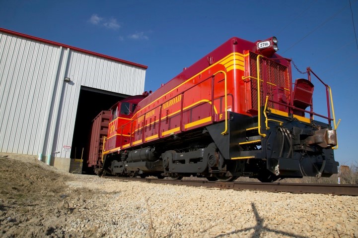 Rail served bonded public warehouse